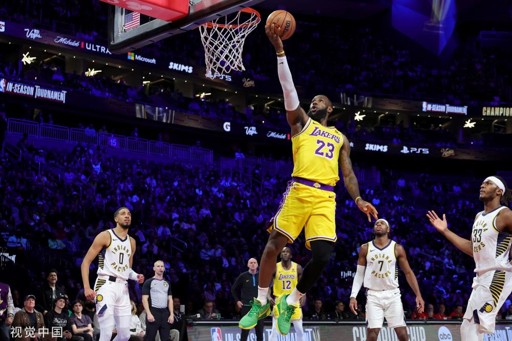 在足球比赛 在足球比赛